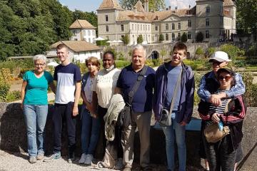 REPRISE DES ACTIVITÉS ???? |  Le samedi 4 septembre a sonné la reprise des activités pour l’association Agis ! Quelle joie de pouvoir enfin se retrouver !????  Et ce fut dans la bonne humeur que le week-end dernier, une journée au Château de Prangins et un bowling ont été organisés. Et bien sûr, sans oublier le délicieux repas au restaurant ! ????